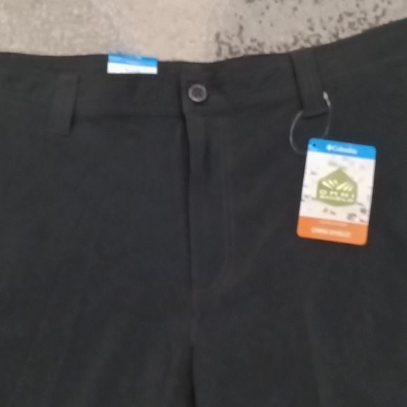 Columbia Omni Shield Short - Picture 2 of 13